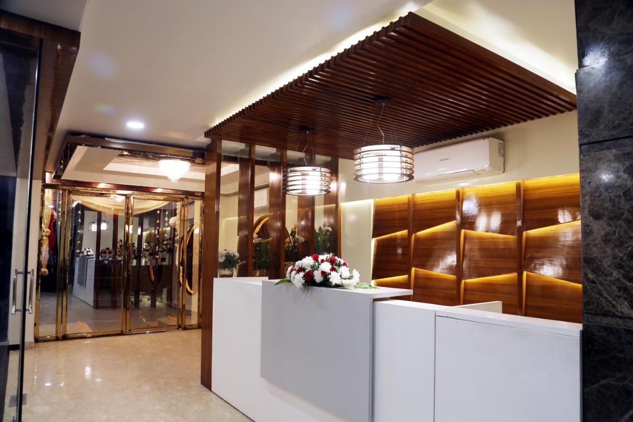 Awadh Inn Noida Exterior foto
